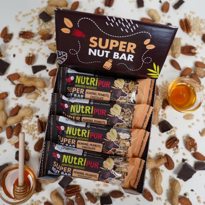 Gesunder Nussriegel als Snack für Sport und Alltag